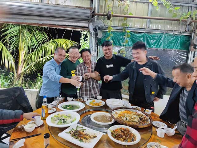Huazhi Company celebrates employee birthday dinner in November  OEM Industrial Products 1